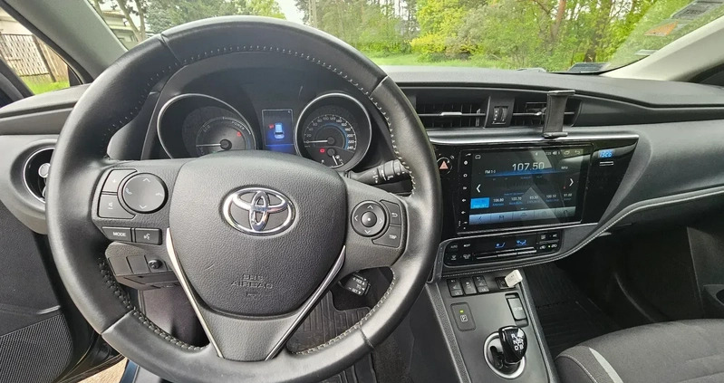 Toyota Auris cena 70000 przebieg: 58900, rok produkcji 2016 z Warszawa małe 79